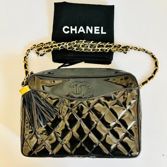 AUTHENTIC CHANEL VINTAGE PATENT LEATHER CAMERA BAG W CERT CARD MADE IN ITALY - Picture 1 of 16